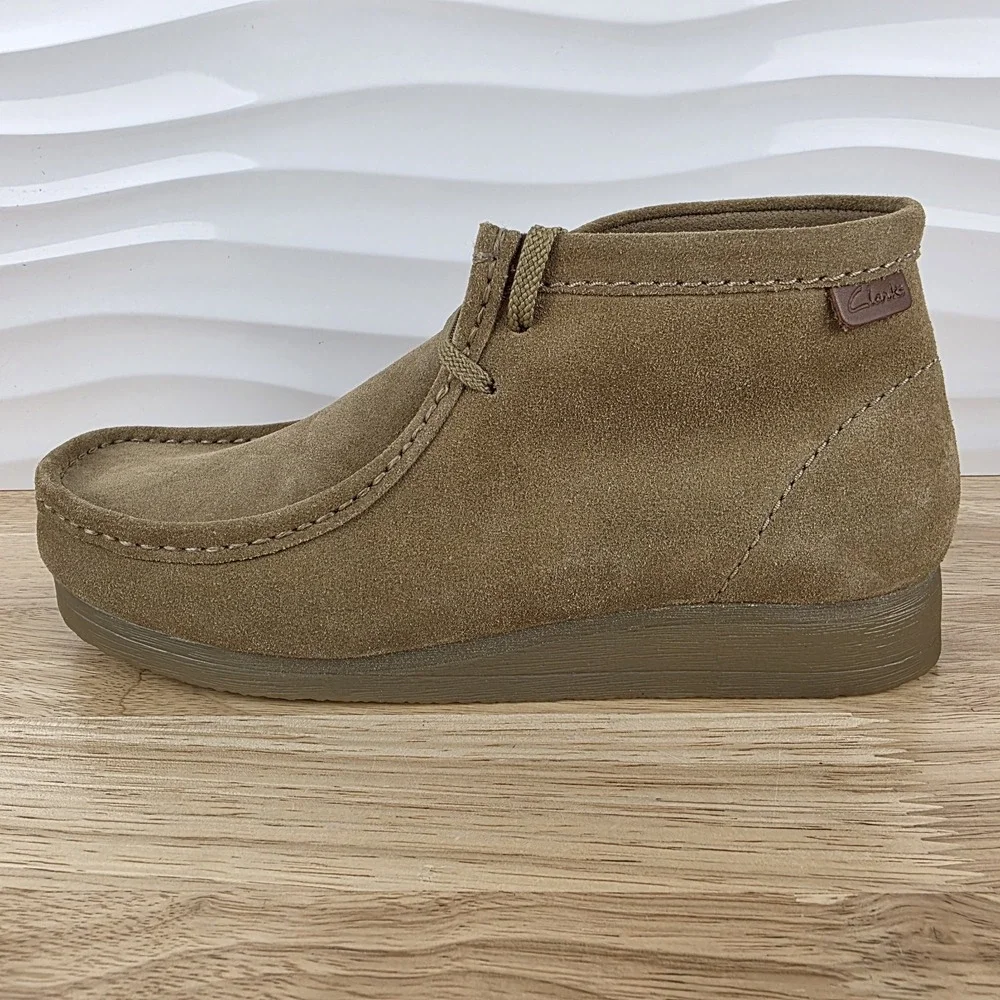 Clarks Wallaston Boots Mens Size 9.5 Sand Suede Wallabee Style Moc Toe Chukka